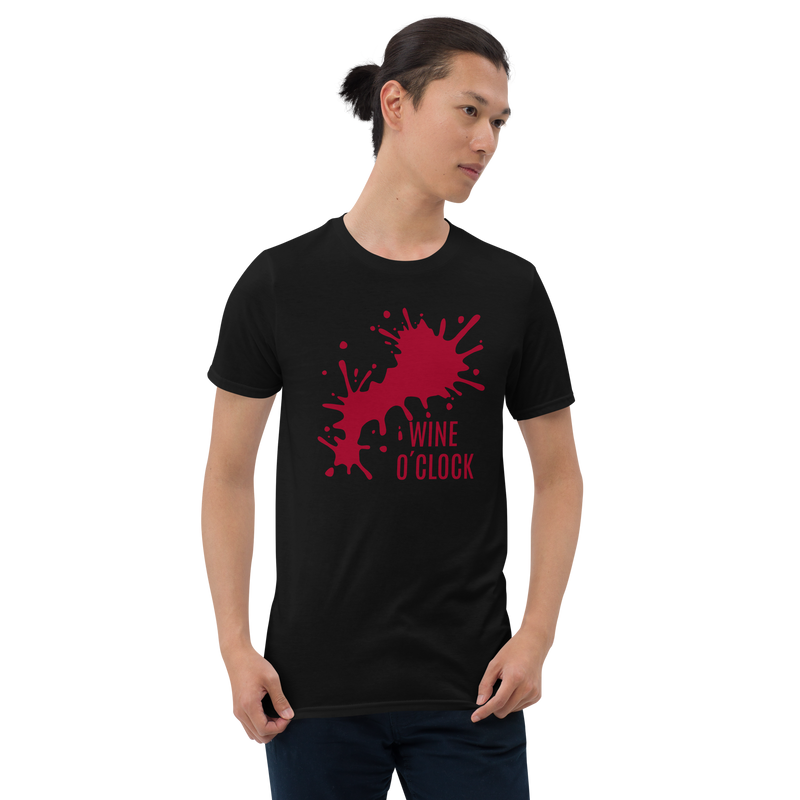 Copy of Kortärmad t-shirt i unisex-modell med texten - Wine o clock