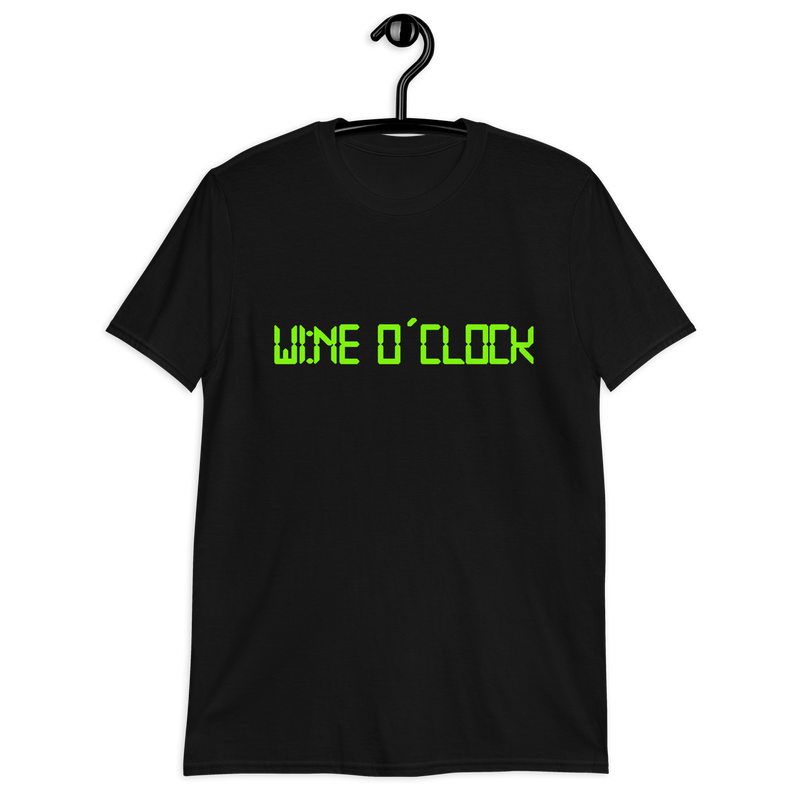 Kortärmad t-shirt i unisex-modell med texten - Wine o clock
