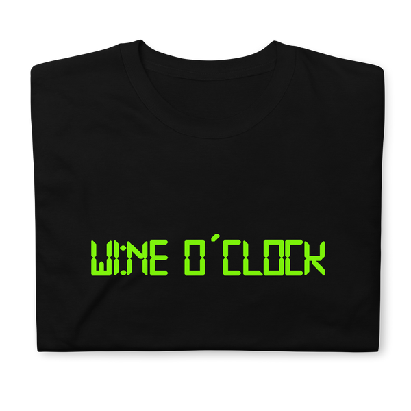Kortärmad t-shirt i unisex-modell med texten - Wine o clock