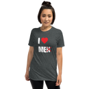 Kortärmad t-shirt i unisex-modell med texten - I love me