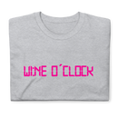 Kortärmad t-shirt i unisex-modell med texten - Wine o clock