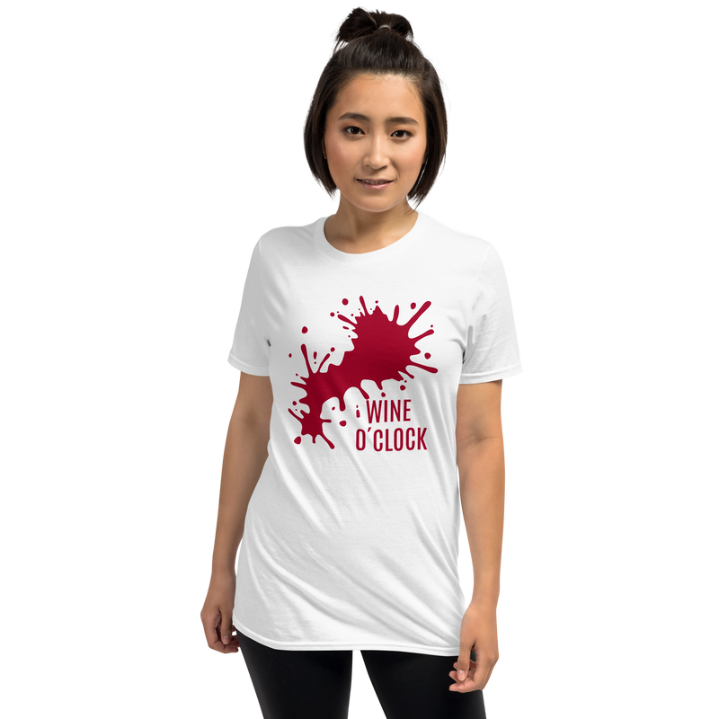 Copy of Kortärmad t-shirt i unisex-modell med texten - Wine o clock