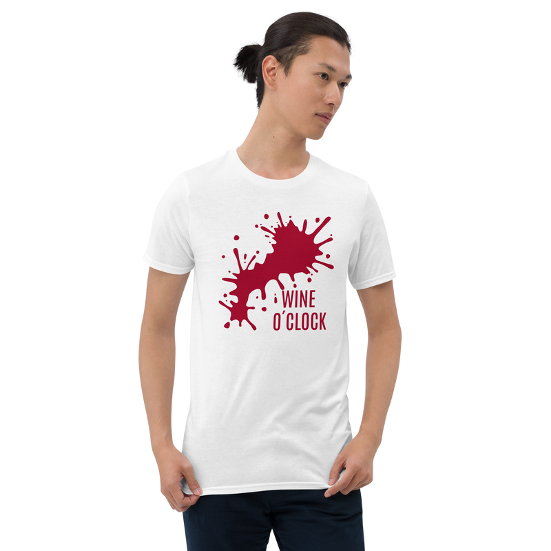 Copy of Kortärmad t-shirt i unisex-modell med texten - Wine o clock