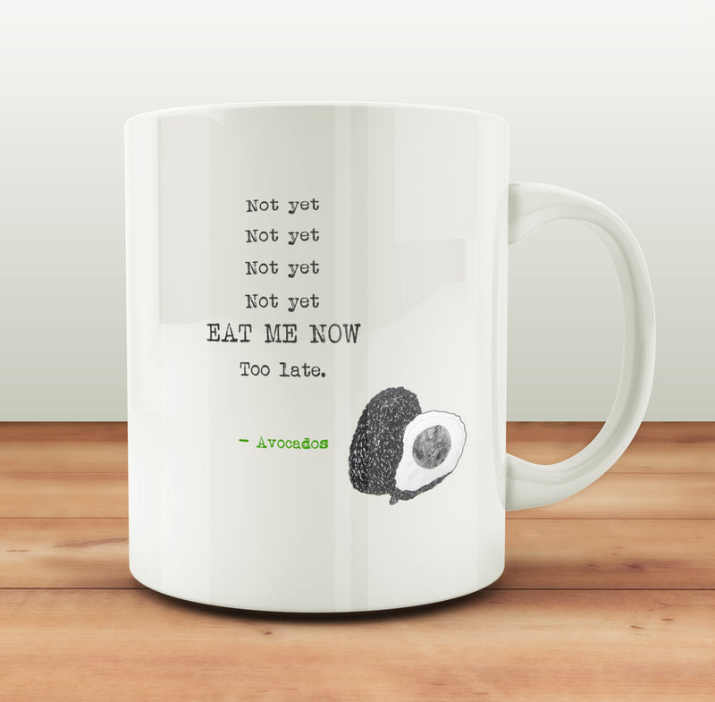 Porslinsmugg med rolig text om avocados