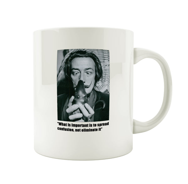 Porslinsmugg med citat av Salvador Dali "What is important is to spread confusion, not eliminate it"