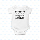 Babybody med texten "Framtida Nörd"