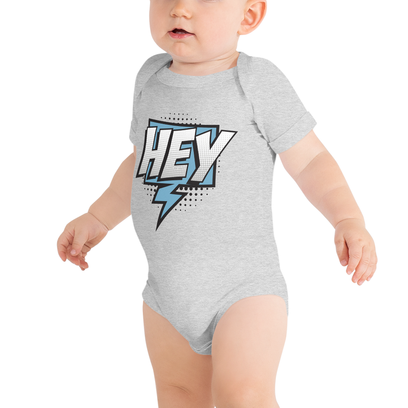 Babybody med texten "HEY"