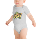 Babybody med texten "WOW"