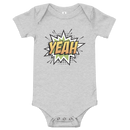 Babybody med texten "YEAH"