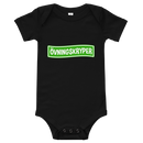 Babybody med texten "ÖVNINGSKRYPER"