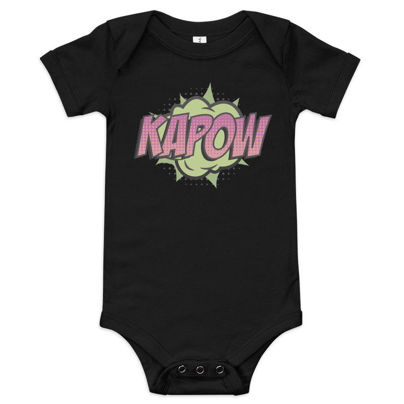 Babybody med texten "KAPOW"
