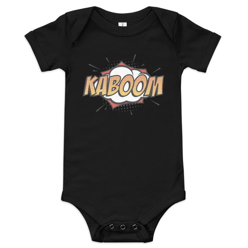 Babybody med texten "KABOOM"