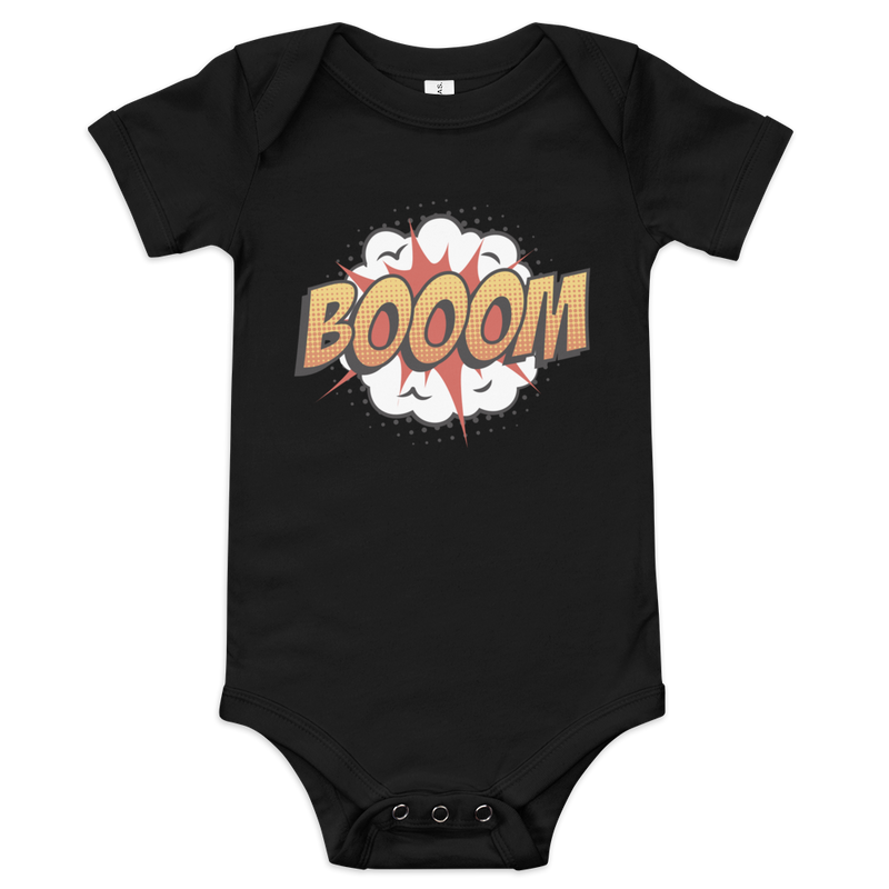 Babybody med texten "BOOM"