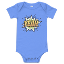 Babybody med texten "YEAH"