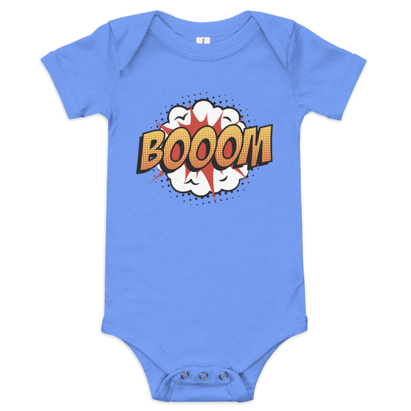 Babybody med texten "BOOM"