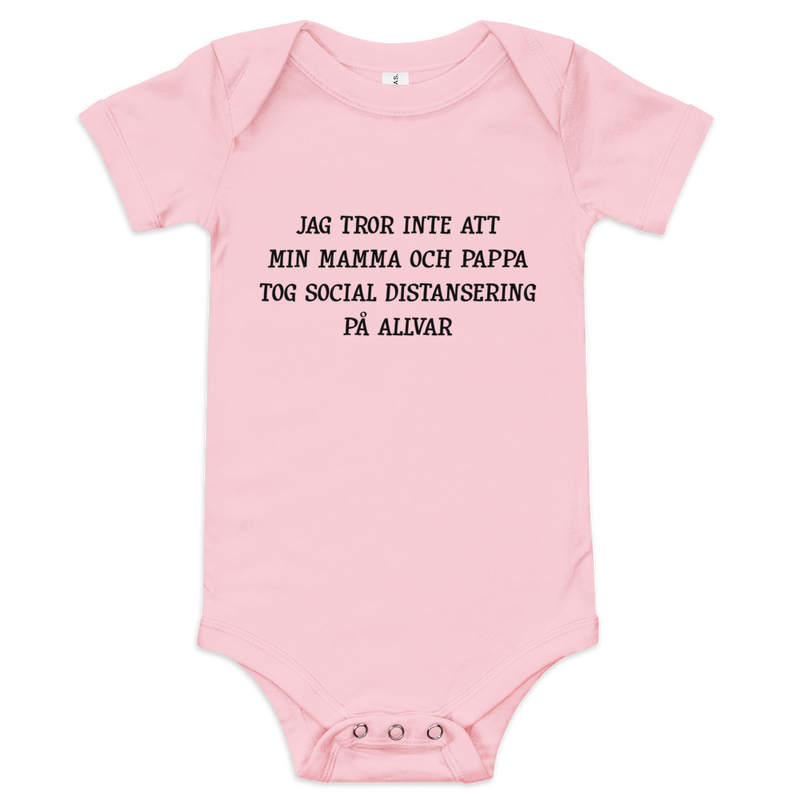 Babybody med texten "Social distansering"