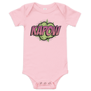 Babybody med texten "KAPOW"