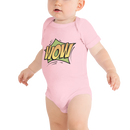 Babybody med texten "WOW"