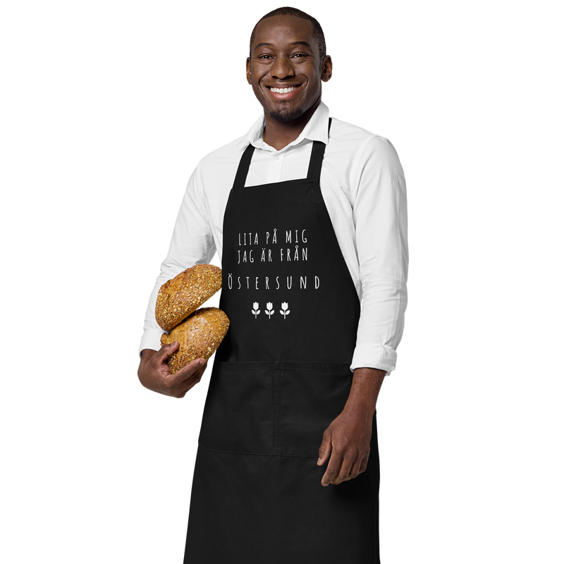 Förkläde med texten "Lita på mig jag är från östersund"