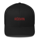 Trucker kepa med broderad text "Rödvin"