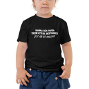 T-shirt för barn med texten "Mamma och pappa tror att de bestämmer"