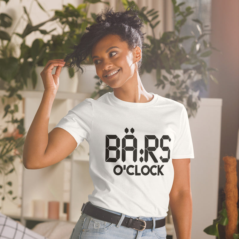 Kortärmad t-shirt i unisex-modell med texten - Bärs o´clock