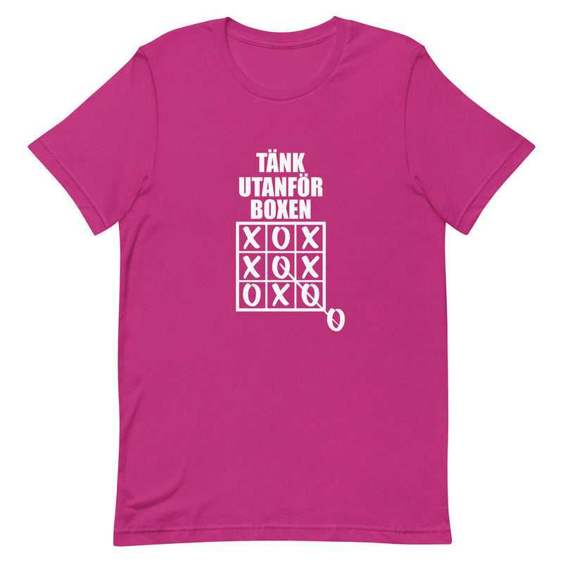 T-shirt med bild texten "Tänk utanför boxen"