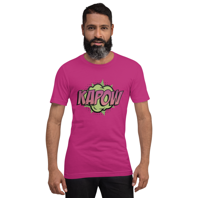 T-shirt med bild texten "KAPOW"