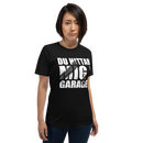 T-shirt med bild texten "Du hittar mig i garaget"