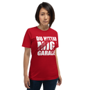 T-shirt med bild texten "Du hittar mig i garaget"